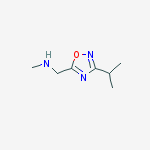 1-(3-Isopropyl-1,2,4-oxadiazol-5-yl)-N-methylmethanamine结构式