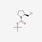 (S)-2-溴甲基-吡咯烷-1-甲酸叔丁基酯结构式