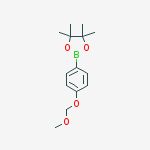 2-(4-Methoxymethoxy-phenyl)-4,4,5,5-tetramethyl-[1,3,2]dioxaborolane结构式